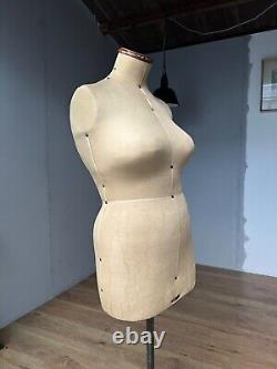 Vintage SINGER Dressmakers/Tailors Dummy/Mannequin Height Adjustable Stand 1940s