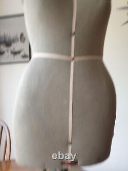 Vintage Singer 1940's 40's Dressmaker Mannequin Tailors Dummy On Stand