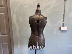 Ancien Mannequin de Tailleur Français Vintage Réglable sur Base Trépied en Bois