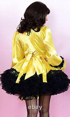 Fille de chambre sexy Sissy en satin jaune verrouillable et sur mesure costume de cosplay à la queue duveteuse