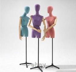 Mannequin articulé de couleur turquoise avec support en velours de luxe