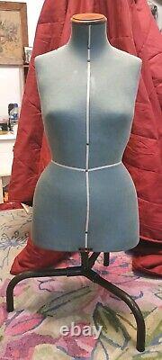 Mannequin de couturier des années 40 Vintage Singer sur support