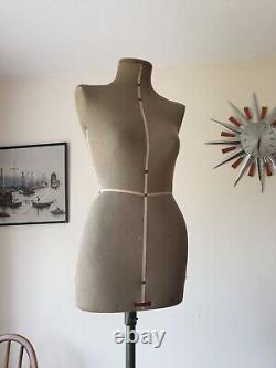 Mannequin de couturière Singer vintage des années 1940 sur pied